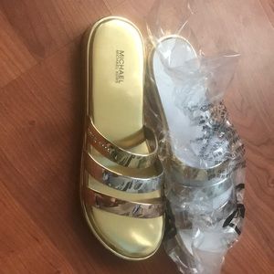 MK Keiko Slide. Metallic